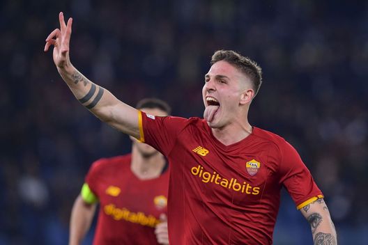 Getty Images Mourinho: “Portiamo la bandiera d’Italia. Zaniolo vende, si parla troppo di lui”- immagine 2