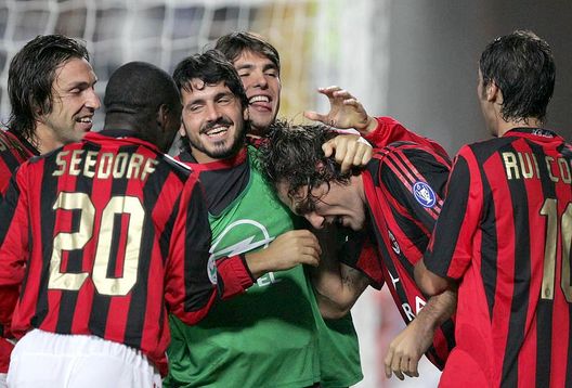 EMPOLI, ITALY - OCTOBER 26: Christian Vieri #32, Clarence Seedorf #20, Andrea Pirlo #21, Ivan Guttuso #8, Busce Kaka #22 and Rui Costa #10 celebrate a goal during the Serie A match between Empoli and AC Milan on October 26, 2005 at the Stadio Carlo Castellani in Empoli, Italy. (Photo by New Press/Getty Images)
