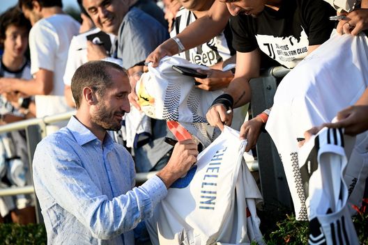 Getty Chiellini: “Sono brutto, essere un calciatore di successo mi ha aiutato ad avere tante donne” - immagine 1