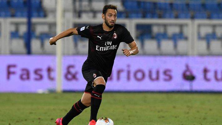 FERRARA, ITALY - JULY 01: Hakan Calhanoglu of AC Milan during the Serie A match between SPAL and AC Milan at Stadio Paolo Mazza on July 1, 2020 in Ferrara, Italy. (Photo by Chris Ricco/Getty Images) 