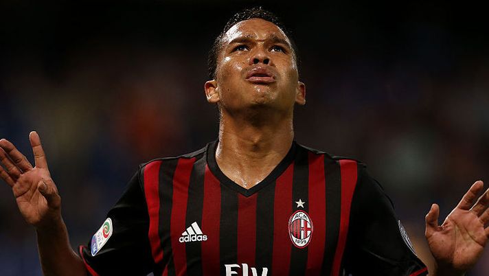AC Milan's Colombian forward Carlos Bacca celebrates after scoring during the Italian Serie A football match between Sampdoria and AC Milan on September 16, 2016 at 'Luigi Ferraris Stadium' in Genoa. / AFP / MARCO BERTORELLO (Photo credit should read MARCO BERTORELLO/AFP/Getty Images) ULTIME DAI CAMPI – Tutte le novità e gli aggiornamenti squadra per squadra - immagine 1