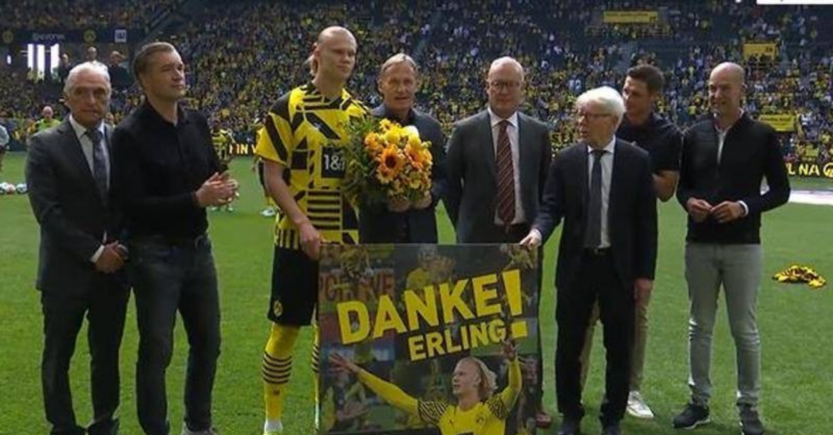 Haaland lascia il Borussia Dortmund: saluto da brividi | VIDEO