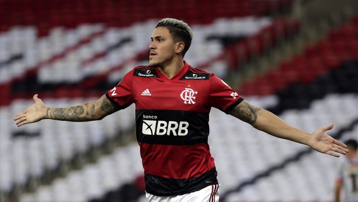RIO DE JANEIRO, BRAZIL - APRIL 27: Pedro of Flamengo celebrates after scoring the fourth goal of his team during a match between Flamengo and Union La Calera as part of Group G of Copa CONMEBOL Libertadores 2021 at Maracana Stadium on April 27, 2021 in Rio de Janeiro, Brazil. (Photo by Antonio Lacerda-Pool/Getty Images) RIO DE JANEIRO, BRAZIL - APRIL 27: Pedro of Flamengo celebrates after scoring the fourth goal of his team during a match between Flamengo and Union La Calera as part of Group G of Copa CONMEBOL Libertadores 2021 at Maracana Stadium on April 27, 2021 in Rio de Janeiro, Brazil. (Photo by Antonio Lacerda-Pool/Getty Images)