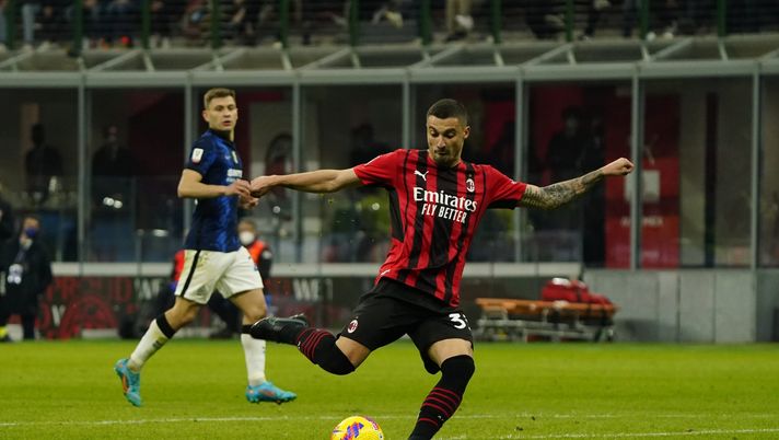 MILAN, ITALY - MARCH 01: Rade Krunic of AC Milan kicks the ball during the Coppa Italia Semi Final 1st Leg match between AC Milan and FC Internazionale at Stadio Giuseppe Meazza on March 01, 2022 in Milan, Italy. (Photo by Pier Marco Tacca/AC Milan via Getty Images) MILAN, ITALY - MARCH 01: Rade Krunic of AC Milan kicks the ball during the Coppa Italia Semi Final 1st Leg match between AC Milan and FC Internazionale at Stadio Giuseppe Meazza on March 01, 2022 in Milan, Italy. (Photo by Pier Marco Tacca/AC Milan via Getty Images)