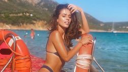 Eleonora Boi in versione sexy Baywatch scherza sui social: “Sono una Pamela senza…”