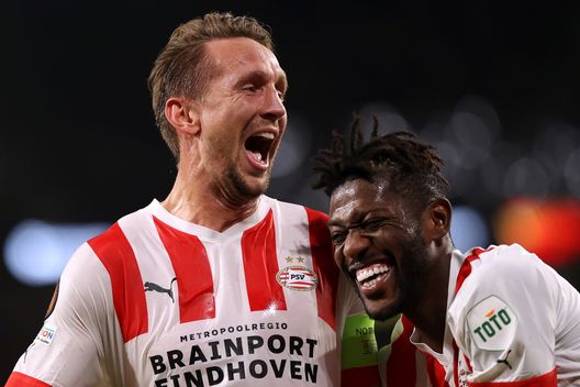 EINDHOVEN, NETHERLANDS - OCTOBER 27: Luuk de Jong of PSV celebrates scoring his teams second goal of the game with team mate Ibrahim Sangare during the UEFA Europa League group A match between PSV Eindhoven and Arsenal FC at Phillips Stadium on October 27, 2022 in Eindhoven, Netherlands. (Photo by Dean Mouhtaropoulos/Getty Images)  PSV Dortmund