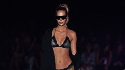 Viky Varga, voglia pazza di weekend: scatto in bikini manda il tilt in web