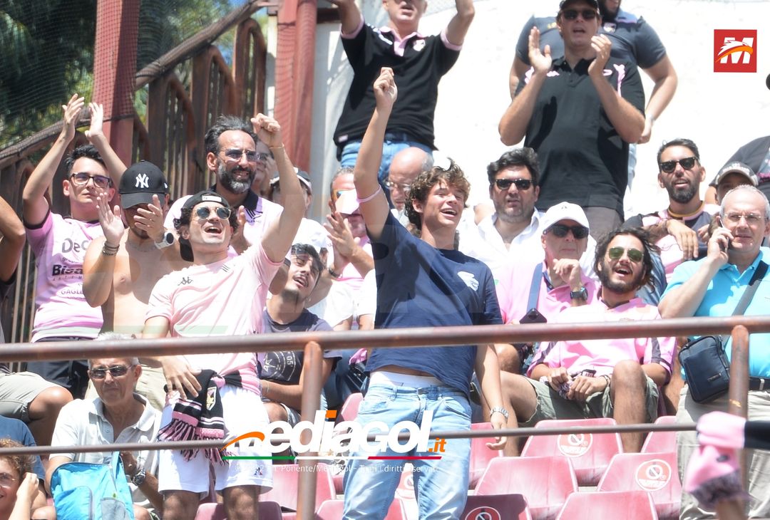 FOTOTIFO, Reggina-Palermo 3-0: i tifosi allo stadio “Oreste Granillo” (Gallery) - immagine 69