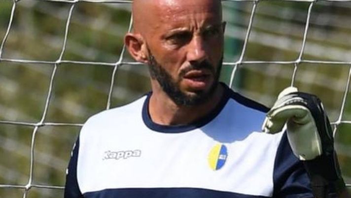 A 41 anni il derby rinviato toccava a lui, portiere di riserva: “Pazienza…giusto fermarsi” - immagine 1