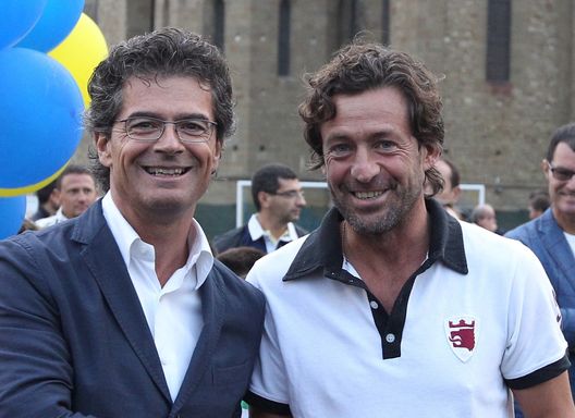 Germogli ph: 18 Settembre 2011 Firenze Campo sportivo Sales Torneo Gianca Cup premiazioniPresidente Sales e Massimo Orlando Germogli ph: 18 Settembre 2011 Firenze Campo sportivo Sales Torneo Gianca Cup premiazioniPresidente Sales e Massimo Orlando