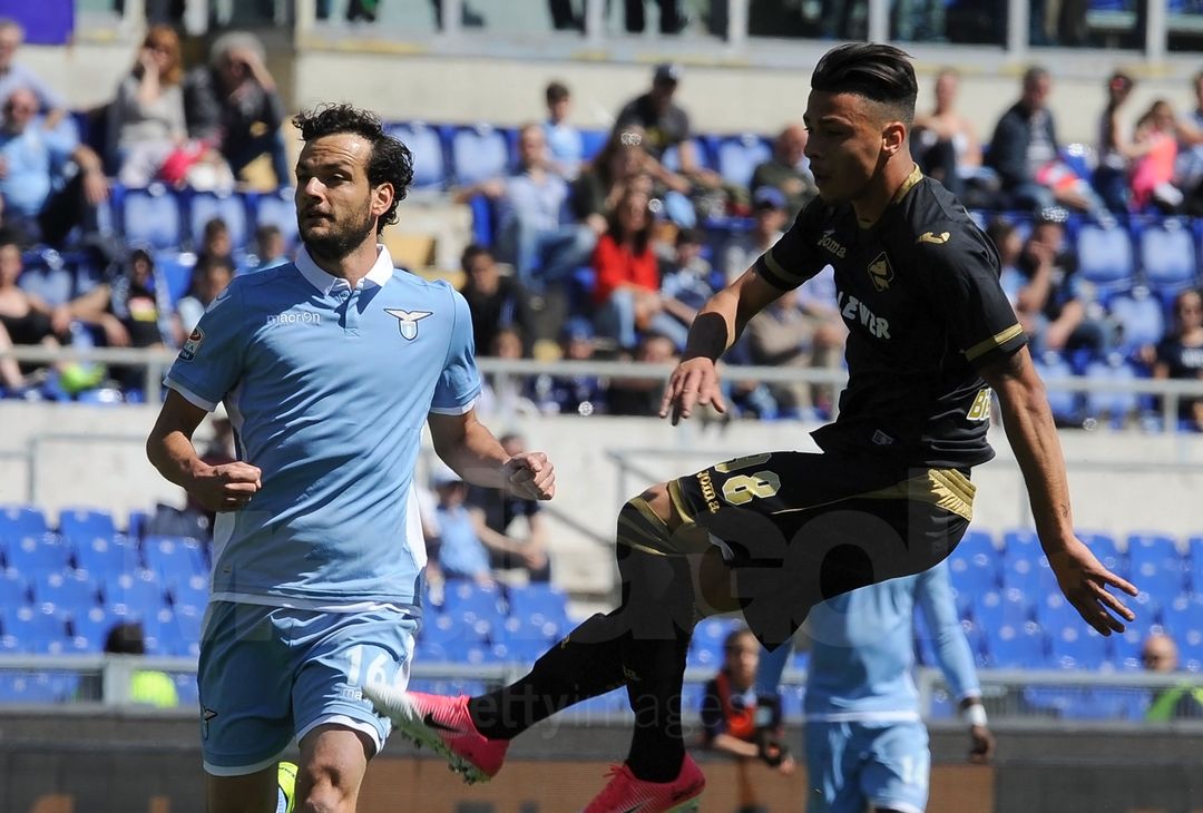 ROME, ITALY - APRIL 23:  Marco Paroloof SS Lazio compete for the ball with Simone Lo Faso of US Citta di Palermo during the Serie A match between SS Lazio and US Citta di Palermo at Stadio Olimpico on April 23, 2017 in Rome, Italy.  (Photo by Marco Rosi/Getty Images) 