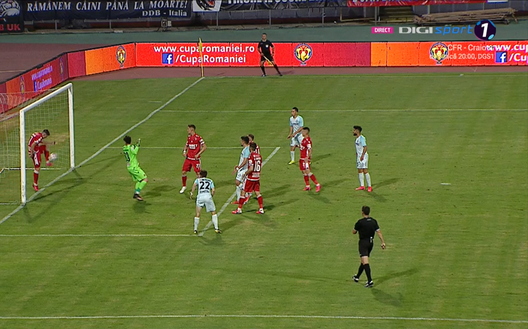 Dinamo-FCSB 0-3, una fase del derby di Bucarest Dinamo-FCSB 0-3, una fase del derby di Bucarest