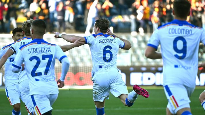 Getty Images Baschirotto-Strefezza, il Lecce batte la Cremonese e aggancia la Juve a 23 punti - immagine 1