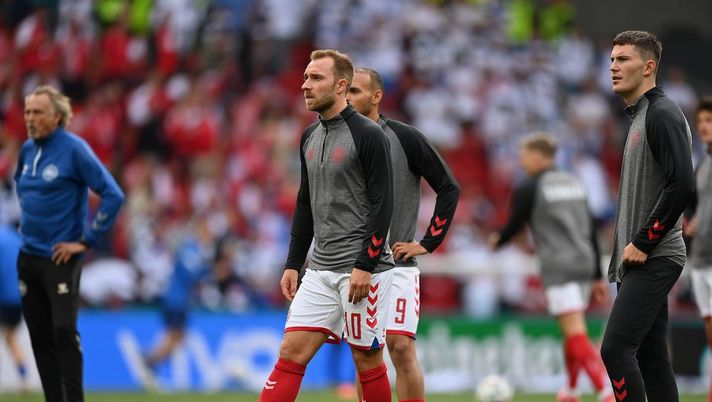 Eriksen, le wags dell’Inter vicine alla famiglia di Christian: “Tutto così surreale, forza!” Eriksen, le wags dell’Inter vicine alla famiglia di Christian: “Tutto così surreale, forza!”