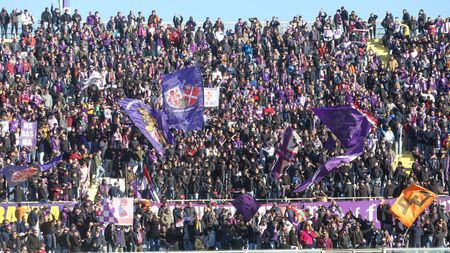 GERMOGLI PH: 19 DICEMBRE 2021 FIRENZE STADIO ARTEMIO FRANCHI SERIE A FIORENTINA VS SASSUOLO NELLA FOTO TIFOSI CURVA FIESOLE GERMOGLI PH: 19 DICEMBRE 2021 FIRENZE STADIO ARTEMIO FRANCHI SERIE A FIORENTINA VS SASSUOLO NELLA FOTO TIFOSI CURVA FIESOLE