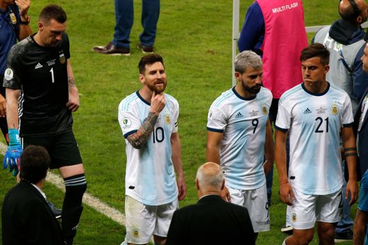 Nazionale argentina: fra La Joya e il JKun, Leo Messi preferirebbe il primo... Qatar 2022, il pugile Canelo Alvarez: “Messi preghi che non lo trovi”- immagine 2