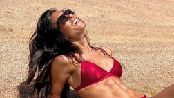Federica Nargi, addominali ben in vista. Posa sensuale e curve hot per lady Matri