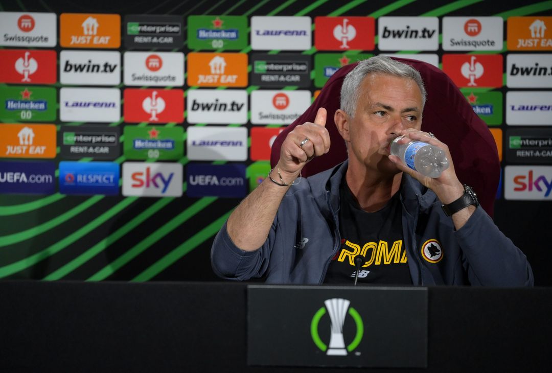 La conferenza di Mourinho e Cristante alla vigilia di Roma-Leicester – FOTO GALLERY - immagine 16