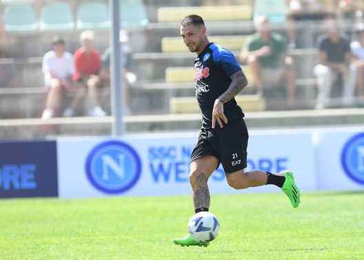 (Getty Images) Seduta pomeridiana al Patini tra palestra e lavoro di campo. Terapie per Politano- immagine 2