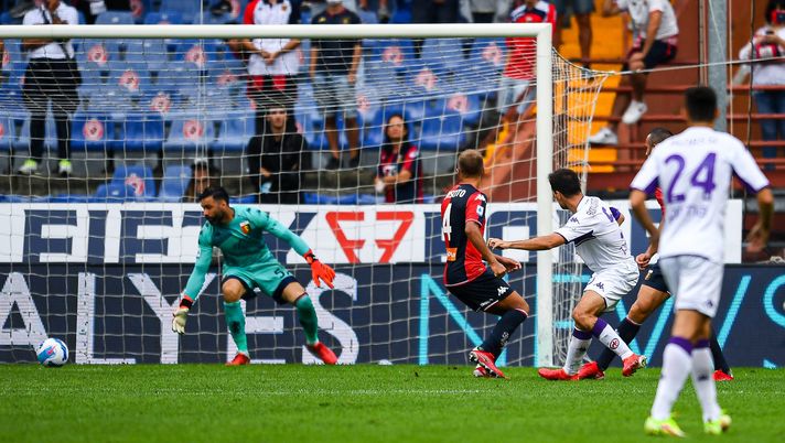 GENOA, ITALY - SEPTEMBER 18: Giacomo Bonaventura of Fiorentina scores a goal during the Serie A match between Genoa CFC and AFC Fiorentina at Stadio Luigi Ferraris on September 18, 2021 in Genoa, Italy. (Photo by Getty Images) 