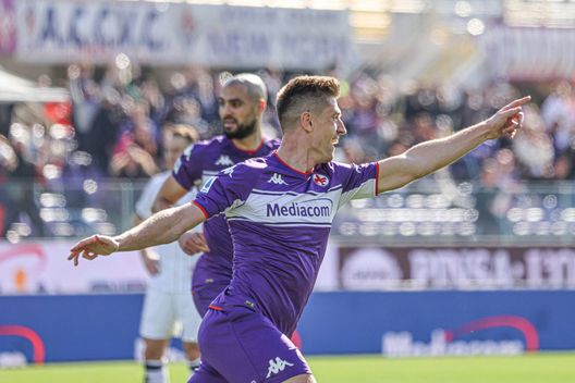 Piatek GERMOGLI PH: 19 FEBBRAIO 2022 FIRENZE STADIO ARTEMIO FRANCHI CAMPIONATO SERIE A TIM FIORENTINA VS ATALANTA NELLA FOTO GOL ESULTANZA PIATEK Piatek GERMOGLI PH: 19 FEBBRAIO 2022 FIRENZE STADIO ARTEMIO FRANCHI CAMPIONATO SERIE A TIM FIORENTINA VS ATALANTA NELLA FOTO GOL ESULTANZA PIATEK