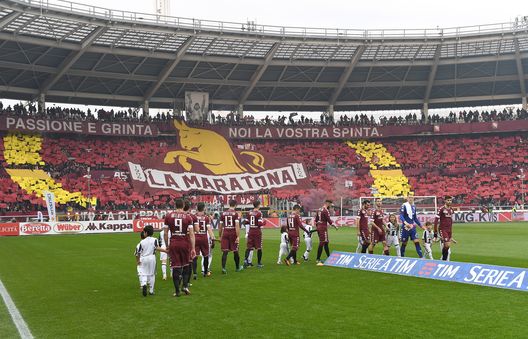 TURIN, ITALY - DECEMBER 11: Fans of FC Torino show a giant banner during the Serie A match between FC Torino and Juventus FC at Stadio Olimpico di Torino on December 11, 2016 in Turin, Italy. (Photo by Valerio Pennicino/Getty Images) TURIN, ITALY - DECEMBER 11: Fans of FC Torino show a giant banner during the Serie A match between FC Torino and Juventus FC at Stadio Olimpico di Torino on December 11, 2016 in Turin, Italy. (Photo by Valerio Pennicino/Getty Images)