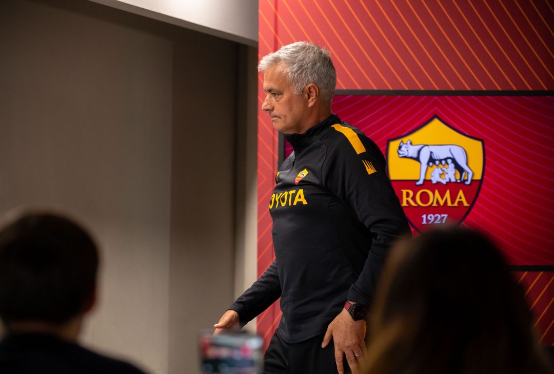 Roma, la conferenza stampa di Mourinho e Spinazzola – FOTO GALLERY - immagine 13