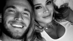 Diletta e Karius sempre più innamorati. Selfie a letto, relax per la coppia in dolce attesa