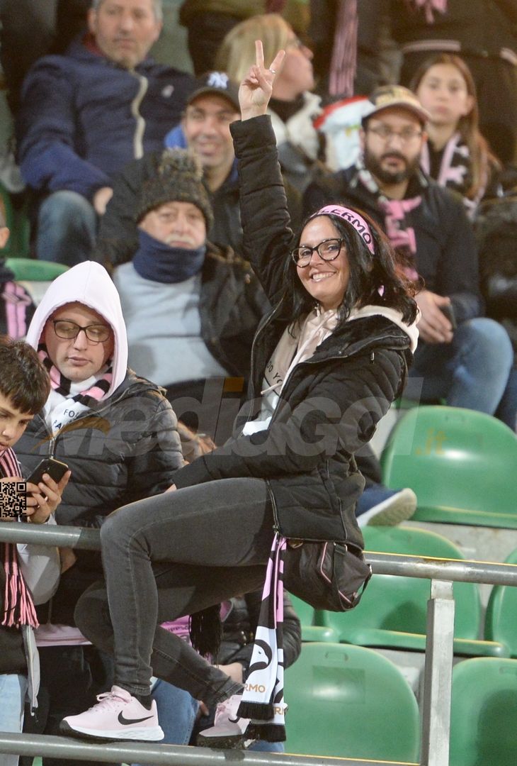 FOTOTIFO Palermo-Modena 5-2, gli scatti ai tifosi al “Renzo Barbera” (Gallery) - immagine 37