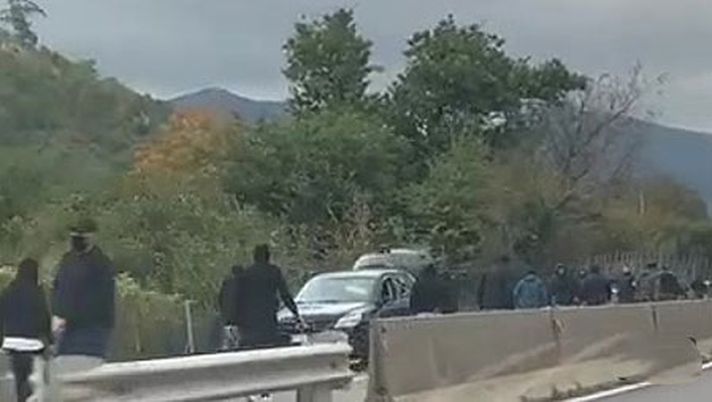 Scontri al derby Avellino-Paganese: 20 indagati per violenza e danneggiamenti - immagine 1