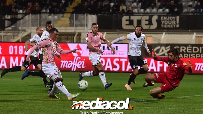 LA SPEZIA, ITALY - DECEMBER 23:  Cesar Falletti of Palermo scores the opening goal during the Serie B match between AC Spezia and US Citta di Palermo at Stadio Alberto Picco on December 23, 2018 in La Spezia, Italy.  (Photo by Tullio M. Puglia/Getty Images) *** Local Caption *** Cesar Falletti  LA SPEZIA, ITALY - DECEMBER 23:  Cesar Falletti of Palermo scores the opening goal during the Serie B match between AC Spezia and US Citta di Palermo at Stadio Alberto Picco on December 23, 2018 in La Spezia, Italy.  (Photo by Tullio M. Puglia/Getty Images) *** Local Caption *** Cesar Falletti