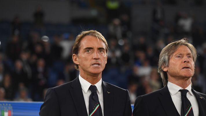 ROME, ITALY - OCTOBER 12:   Head coach of Italy Roberto Mancini and National coordinator of Italy Gabriele Oriali look on prior to the UEFA Euro 2020 qualifier between Italy and Greece on October 12, 2019 in Rome, Italy.  (Photo by Claudio Villa/Getty Images) 