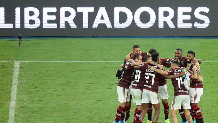 RIO DE JANEIRO, BRAZIL - OCTOBER 23: Bruno Henrique of Flamengo celebrates with teammates after winning a second leg semi-final match between Flamengo and Gremio as part of Copa CONMEBOL Libertadores at Maracana Stadium on October 23, 2019 in Rio de Janeiro, Brazil. (Photo by Alessandra del Bene/Getty Images) RIO DE JANEIRO, BRAZIL - OCTOBER 23: Bruno Henrique of Flamengo celebrates with teammates after winning a second leg semi-final match between Flamengo and Gremio as part of Copa CONMEBOL Libertadores at Maracana Stadium on October 23, 2019 in Rio de Janeiro, Brazil. (Photo by Alessandra del Bene/Getty Images)