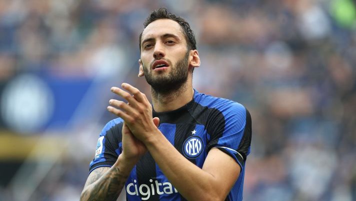 Calhanoglu annuncia: “Rinnovo con l’Inter, sono felice qui! Firmerò nei prossimi giorni” - immagine 1