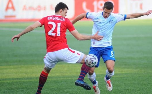 Una fase del derby FC Minsk-Dinamo Minsk 3-2 