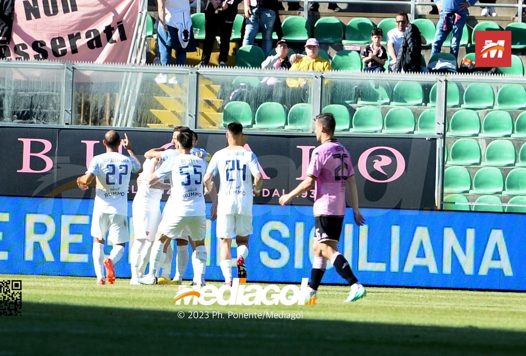 FOTO Palermo-Benevento 1-1, 34ª giornata di Serie B 2022-2023 (La Gallery) - immagine 41