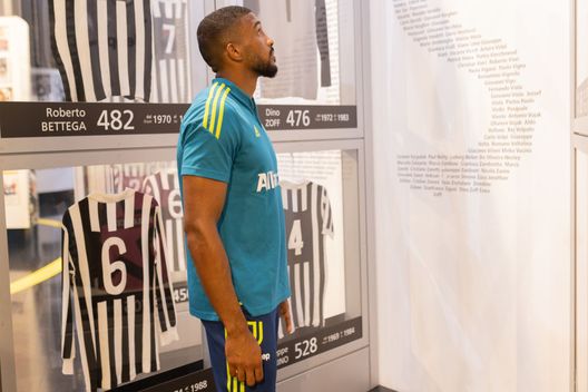 (Photo by Emmanuele Ciancaglini/Juventus FC via Getty Images) Bremer accende il derby: “Non desiderate il meglio per i vostri figli?”- immagine 2