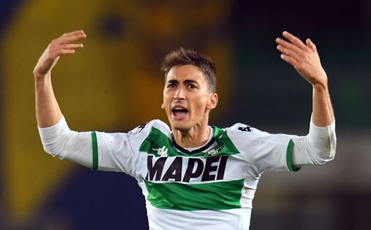 VERONA, ITALY - OCTOBER 25: Filip Djuricic of US Sassuolo celebrates after scoring the opening goal during the Serie A match between Hellas Verona and US Sassuolo at Stadio Marcantonio Bentegodi on October 25, 2019 in Verona, Italy. (Photo by Alessandro Sabattini/Getty Images) VERONA, ITALY - OCTOBER 25: Filip Djuricic of US Sassuolo celebrates after scoring the opening goal during the Serie A match between Hellas Verona and US Sassuolo at Stadio Marcantonio Bentegodi on October 25, 2019 in Verona, Italy. (Photo by Alessandro Sabattini/Getty Images)