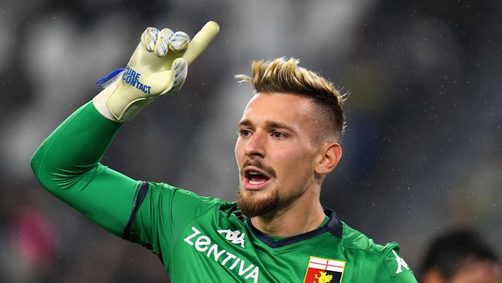 TURIN, ITALY - OCTOBER 30: Ionut Radu of Genoa CFC gestures during the Serie A match between Juventus and Genoa CFC at on October 30, 2019 in Turin, Italy. (Photo by Alessandro Sabattini/Getty Images) TURIN, ITALY - OCTOBER 30: Ionut Radu of Genoa CFC gestures during the Serie A match between Juventus and Genoa CFC at on October 30, 2019 in Turin, Italy. (Photo by Alessandro Sabattini/Getty Images)