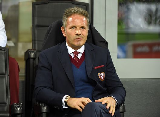  MILAN, ITALY - OCTOBER 26: Head Coach of FC Torino Sinisa Mihajlovic looks during the Serie A match between FC Internazionale and FC Torino at Stadio Giuseppe Meazza on October 26, 2016 in Milan, Italy. (Photo by Pier Marco Tacca/Getty Images) 