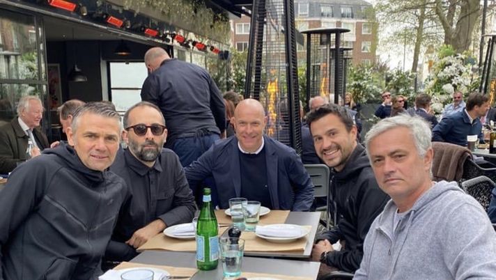 Da sinistra: Nuno Santos, Giovanni Cerra, Carlos Lalin, Joao Sacramento e José Mourinho (Foto Instagram) 