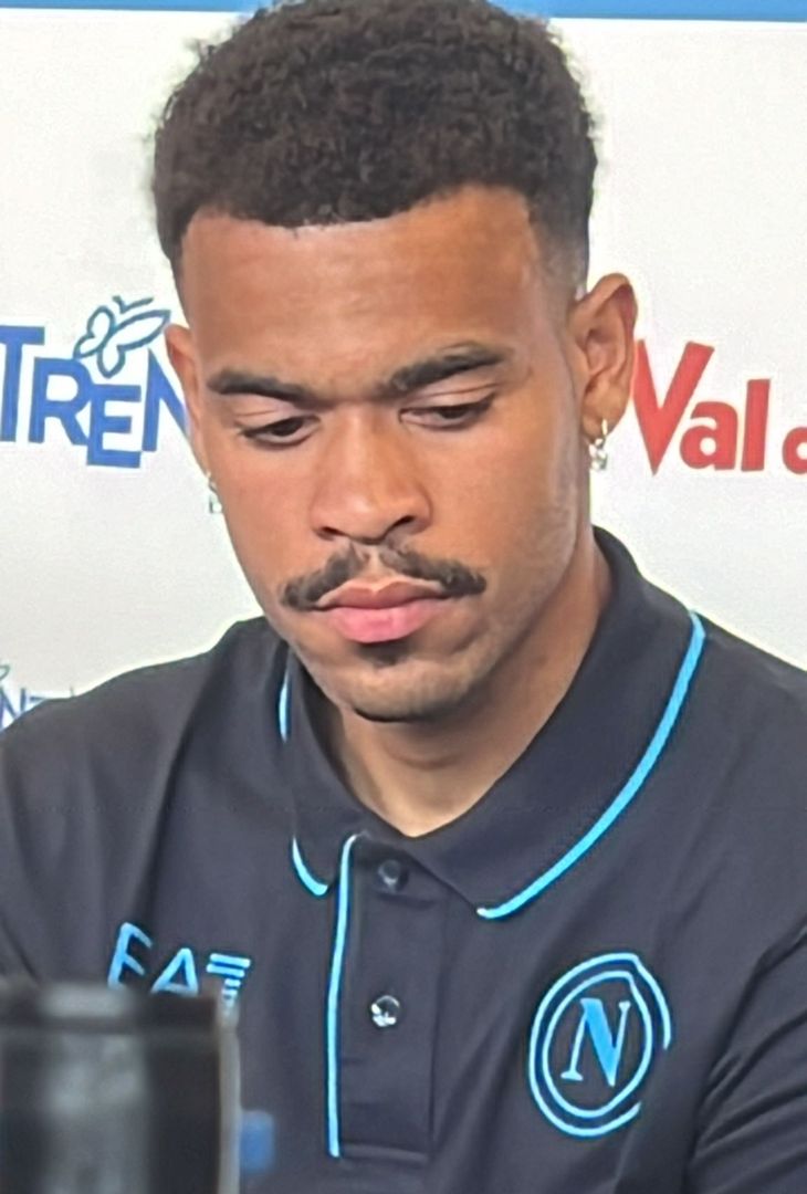 Come da tradizione la Val di Sole e il Trentino sono presenti a Napoli alla Borsa Mediterranea del Turismo alla Fiera d’Oltremare, per l’ormai tradizionale incontro con la stampa con la partecipazione di due calciatori del Napoli: Ngonge e Mazzocchi