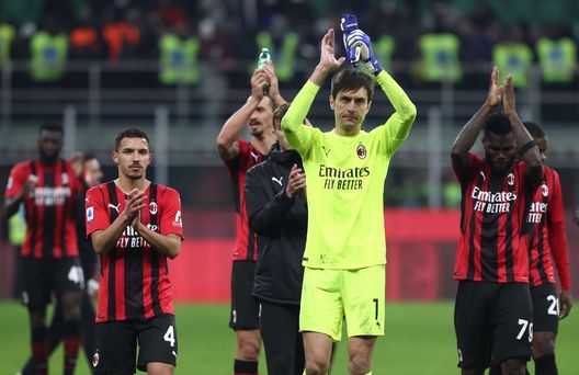 MILAN, ITALY - NOVEMBER 07: Ciprian Tatarusanu of AC Milan acknowledges the fans following the Serie A match between AC Milan and FC Internazionale at Stadio Giuseppe Meazza on November 07, 2021 in Milan, Italy. (Photo by Marco Luzzani/Getty Images) MILAN, ITALY - NOVEMBER 07: Ciprian Tatarusanu of AC Milan acknowledges the fans following the Serie A match between AC Milan and FC Internazionale at Stadio Giuseppe Meazza on November 07, 2021 in Milan, Italy. (Photo by Marco Luzzani/Getty Images)