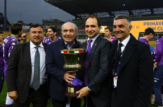 PARMA, ITALY - APRIL 28: Giuseppe Commisso (2ndL) and Rocco Commisso (2ndR) pose with the trophy during the Primavera TIM Cup Final match between ACF Fiorentina and SS Lazio at Ennio Tardini Stadium on April 28, 2021 in Parma, Italy. (Photo by Alessandro Sabattini/Getty Images) PARMA, ITALY - APRIL 28: Giuseppe Commisso (2ndL) and Rocco Commisso (2ndR) pose with the trophy during the Primavera TIM Cup Final match between ACF Fiorentina and SS Lazio at Ennio Tardini Stadium on April 28, 2021 in Parma, Italy. (Photo by Alessandro Sabattini/Getty Images)