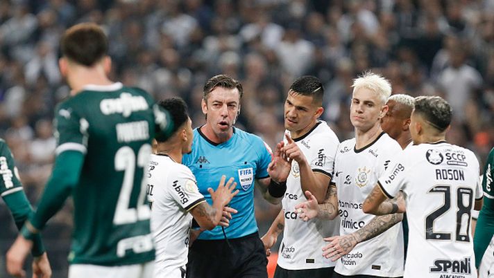 Derby paulista, il Corinthians blocca il Palmeiras: 2-2 sotto il diluvio - immagine 1