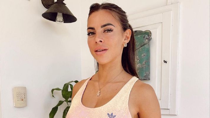 Lady Sensi a valanga contro Hakimi e fan: “Lui insabbia soldi contro la moglie e voi state a…” - immagine 1