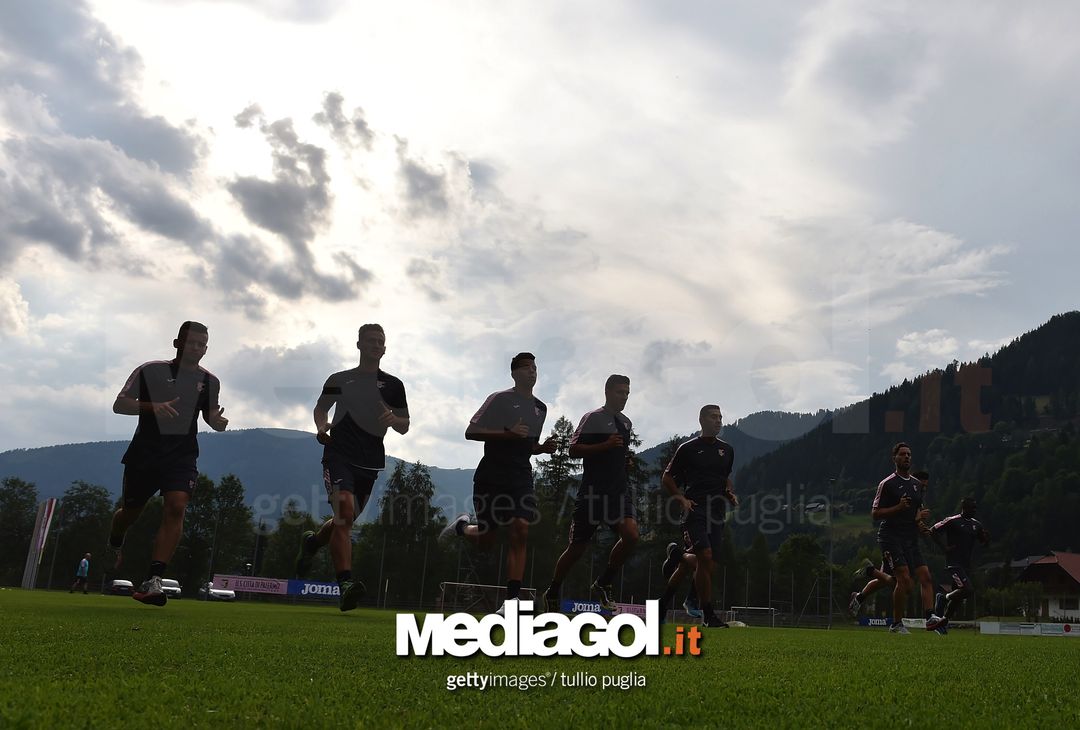  BAD KLEINKIRCHHEIM, AUSTRIA - JULY 11:  Players of US Citta di Palermo in action during a training session at Sport Arena, US Citta' di Palermo training camp base on July 11, 2016 in Bad Kleinkirchheim, Austria.  (Photo by Tullio M. Puglia/Getty Images)  