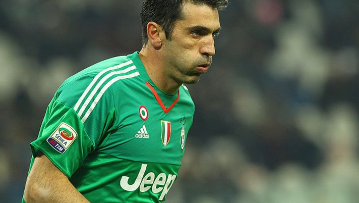 Juventus: Buffon in dubbio per la sfida del Barbera. Possibilità per Neto? Juventus: Buffon in dubbio per la sfida del Barbera. Possibilità per Neto?