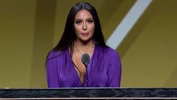 Kobe Bryant nella Hall of Fame: l’emozione della moglie Vanessa | VIDEO