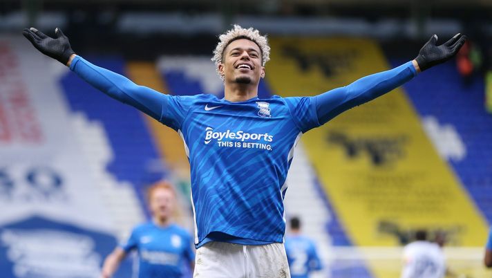 BIRMINGHAM, ENGLAND - FEBRUARY 12: Lyle Taylor of Birmingham celebrates after scoring their second goal during the Sky Bet Championship match between Birmingham City and Luton Town at St Andrew's Trillion Trophy Stadium on February 12, 2022 in Birmingham, England. (Photo by Alex Morton/Getty Images) BIRMINGHAM, ENGLAND - FEBRUARY 12: Lyle Taylor of Birmingham celebrates after scoring their second goal during the Sky Bet Championship match between Birmingham City and Luton Town at St Andrew's Trillion Trophy Stadium on February 12, 2022 in Birmingham, England. (Photo by Alex Morton/Getty Images)
